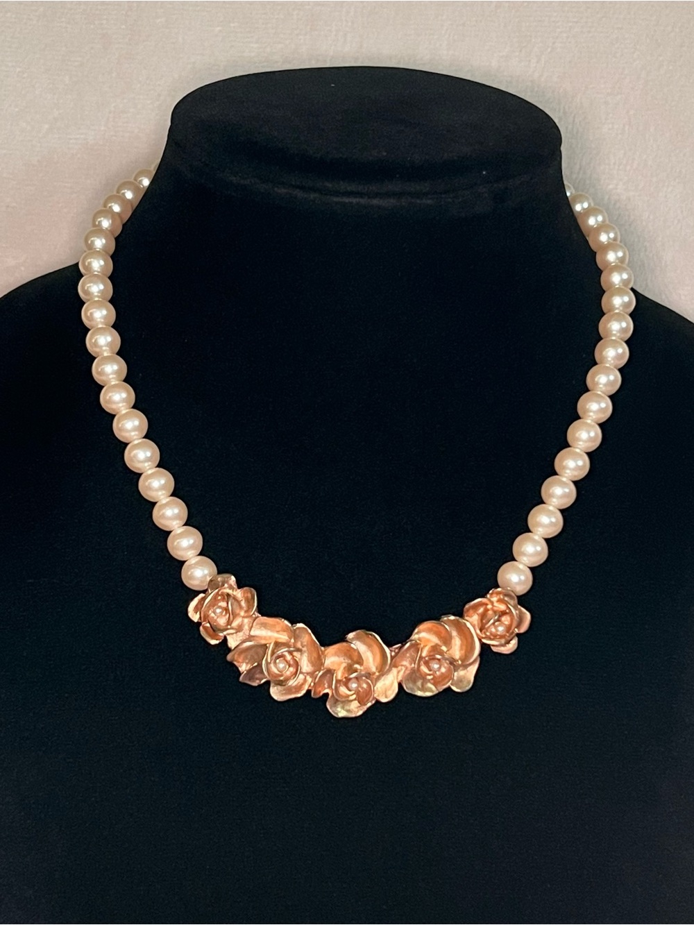 Vintage Richelieu Gold Tone Rose Faux Pearl Necklace